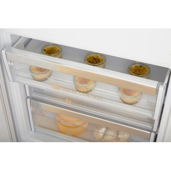 Whirlpool Холодильник з нижньою морозильною камерою. Вбудований (-а) SP40 802 EU Білий 2 двері Drawer