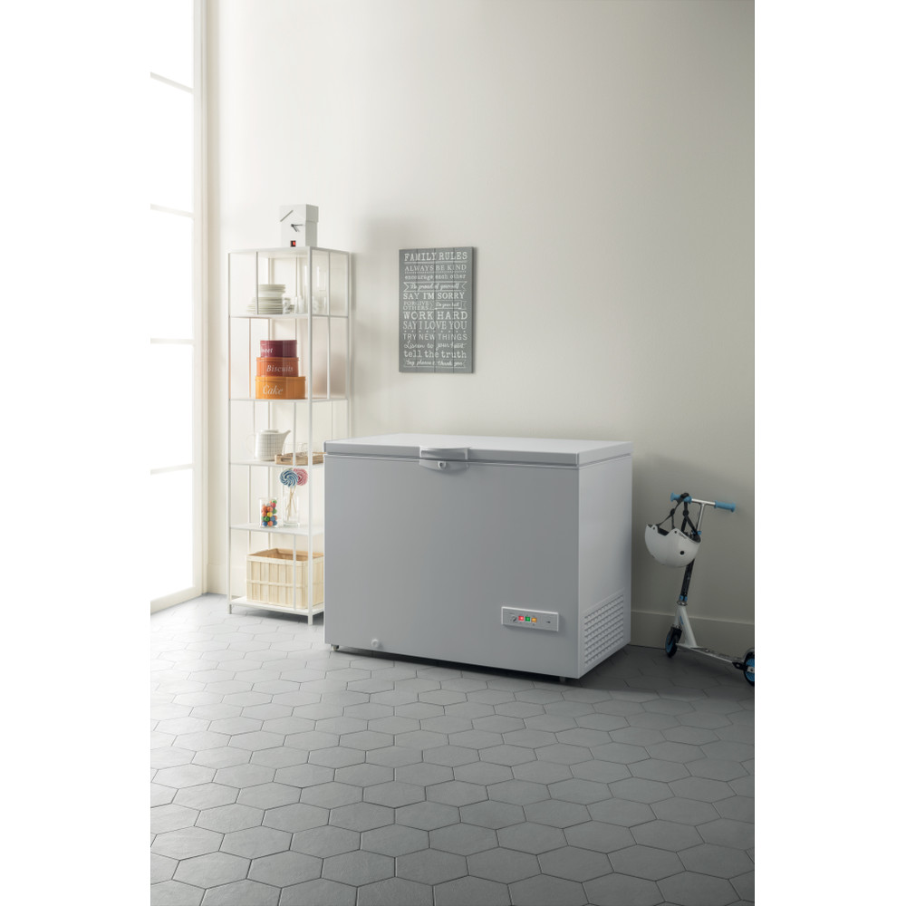 Indesit Морозильная камера Отдельно стоящий OS 1A 400 H 1 Белый Lifestyle perspective