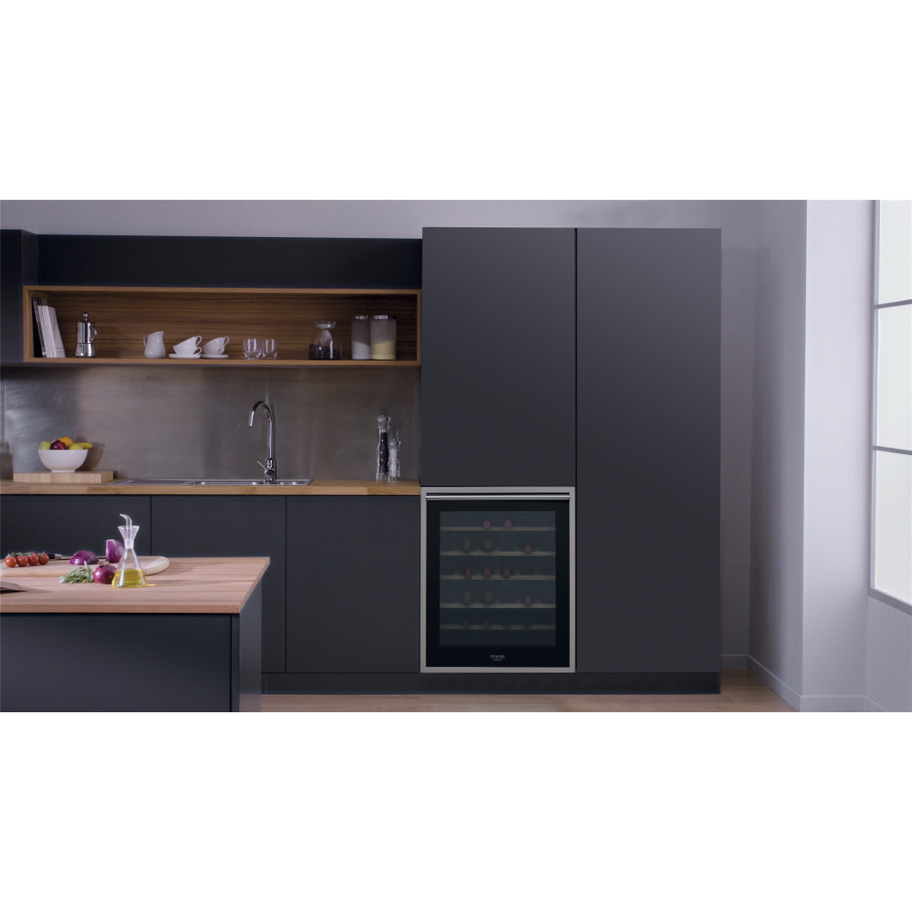 Hotpoint_Ariston Armazenamento de vinho Encastre HA6 WC71101 Inox Lifestyle frontal