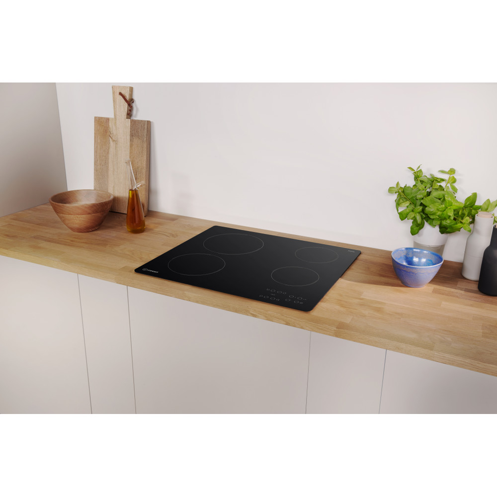 Indesit Варочная поверхность RI 161 C Черный Radiant vitroceramic Lifestyle perspective