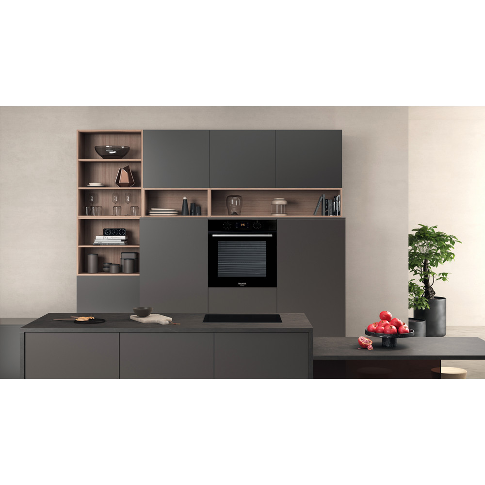 Hotpoint_Ariston Four Encastrable FA2 540 P BL HA Electrique A Lifestyle frontal