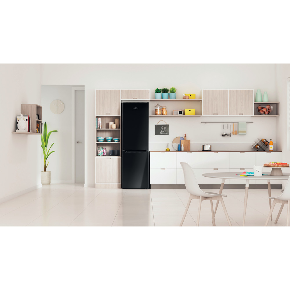 Indesit Külmik-sügavkülmik Eraldiseisev LI8 SN2E K 1 Must 2 doors Lifestyle frontal