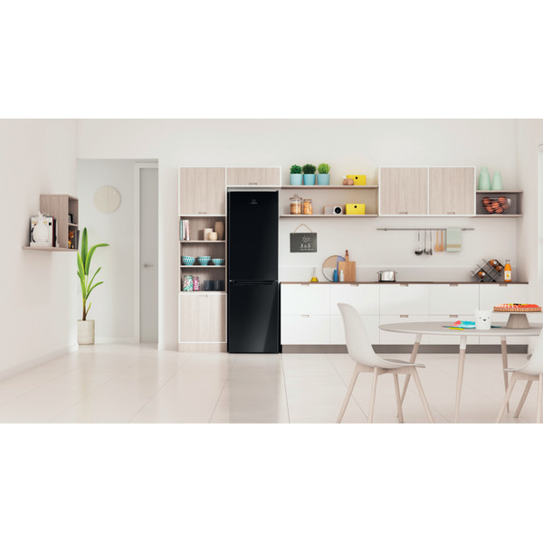 Indesit Külmik-sügavkülmik Eraldiseisev LI8 SN2E K 1 Must 2 doors Lifestyle frontal