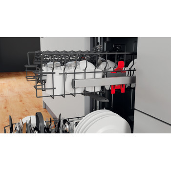 Whirlpool Dishwasher Freestanding WSFE 2B19 X UK N Freestanding F Lifestyle detail