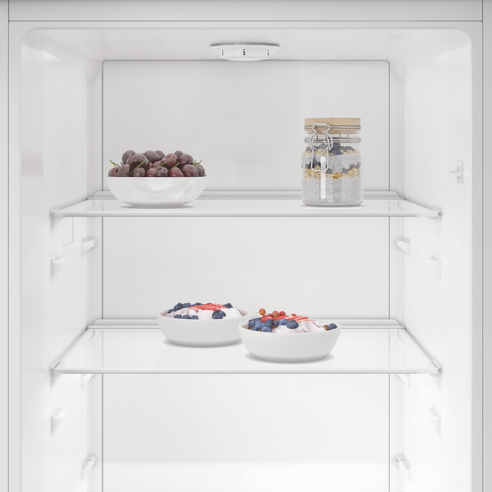 „Indesit“ Šaldytuvas Laisvai pastatoma MLINS 1411 W4E White - ARC P1 Lifestyle frontal