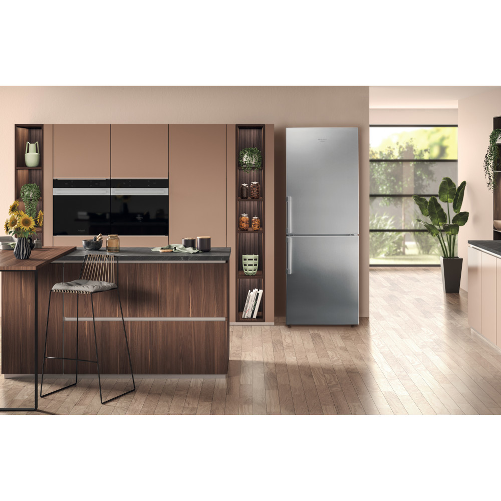 Hotpoint_Ariston Combiné Pose-libre HA70BI 932 S New Alu 2011 2 portes Lifestyle frontal