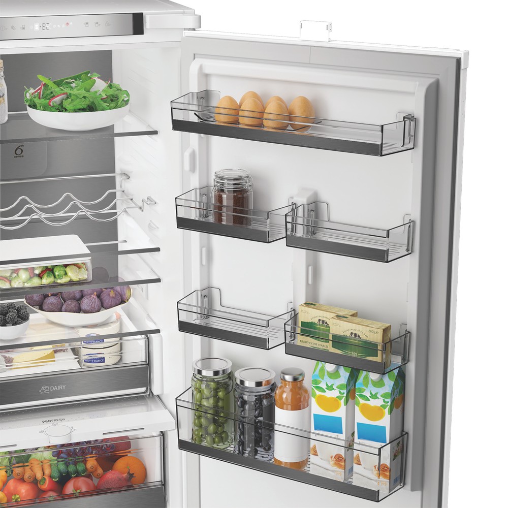 Whirlpool Kombinovaná chladnička s mrazničkou Vstavané WHK2 5293 B5E2 Zinc Metal 2 doors Lifestyle detail