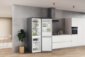 Окремо стоячий холодильник з морозильною камерою Whirlpool - W7X
