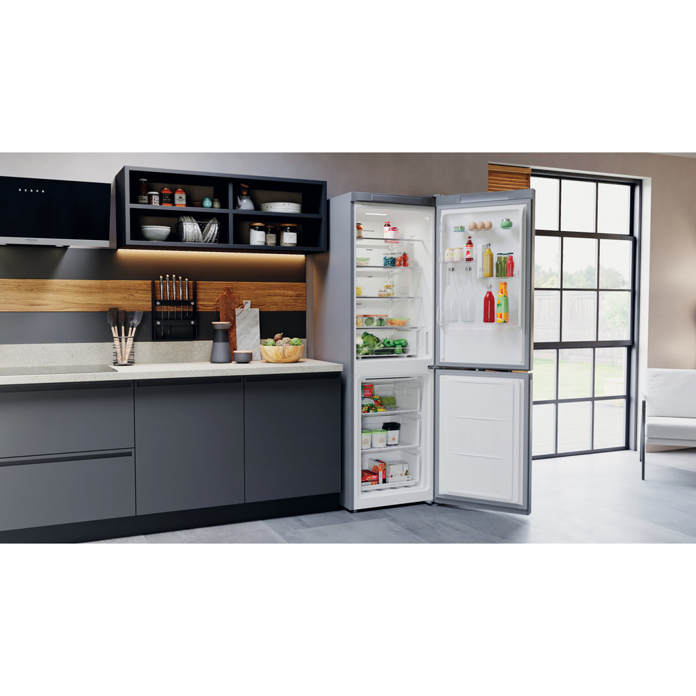 Hotpoint Fridge-Freezer Combination Free-standing H5X 82O SX Saturn Steel 2 doors Lifestyle perspective open
