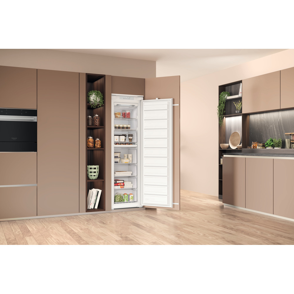 Hotpoint_Ariston Congelador Incorporado HASD18F013A1 Blanco Lifestyle perspective open