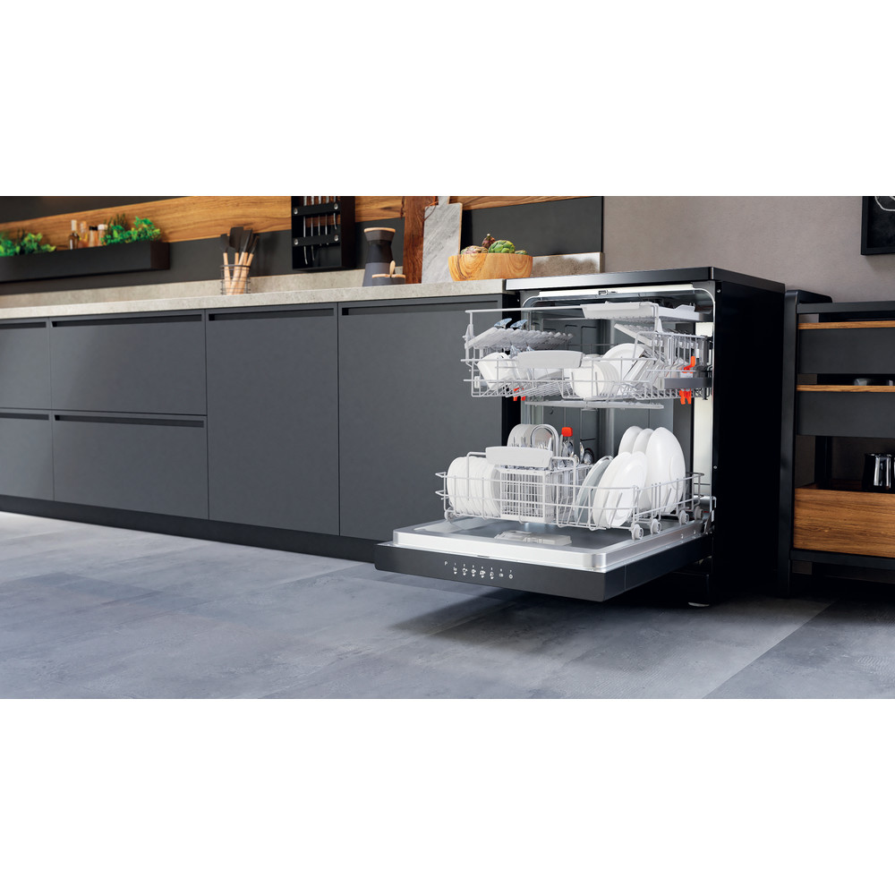 Hotpoint Dishwasher Free-standing HFC 3C26 WC B UK Free-standing E Lifestyle perspective open