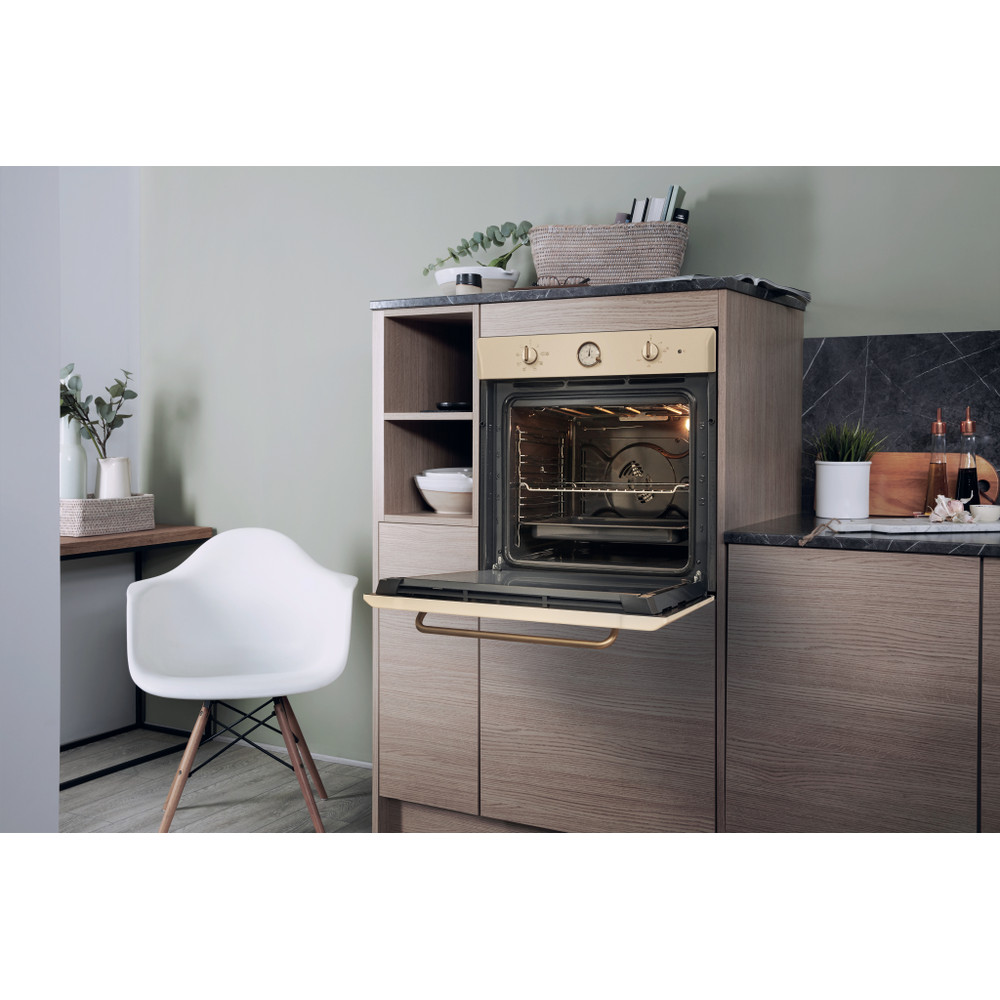 Hotpoint_Ariston Cuptor Încorporabil FIT 804 H OW HA Electric A Lifestyle perspective open