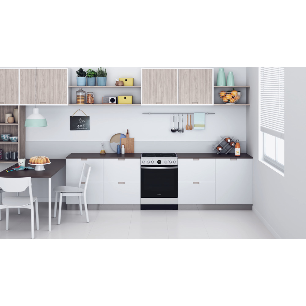 Indesit Cuisinière IS67V8CHX/E Inox Electrique Lifestyle frontal