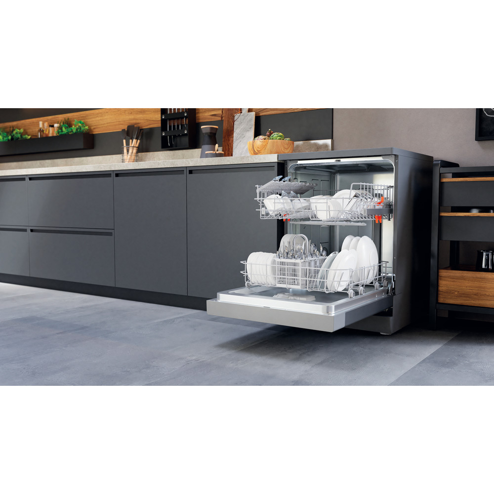 Hotpoint Dishwasher Free-standing H2F HL626 X UK Free-standing E Lifestyle perspective open
