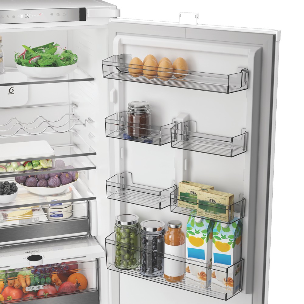 Whirlpool Kombinovaná chladnička s mrazničkou Vstavané WHK2 5292 B4E Zinc Metal 2 doors Lifestyle detail