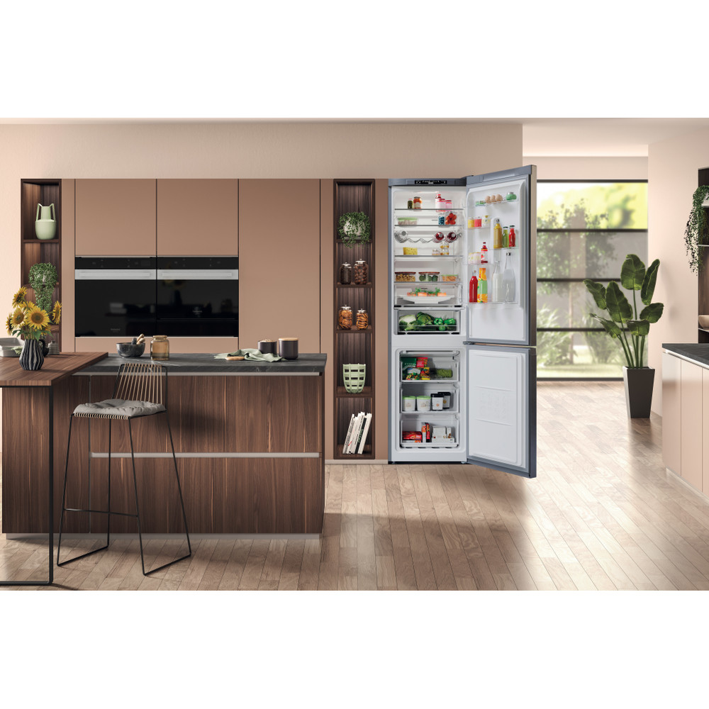 Hotpoint_Ariston Combinados Livre Instalação HAFC9 TA33SX Saturn Steel 2 doors Lifestyle frontal open