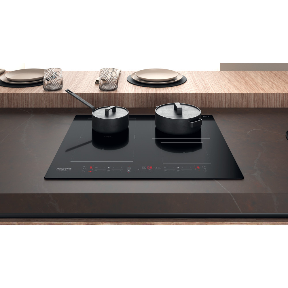 Hotpoint_Ariston Placa HB 3160C NE Preto Induction vitroceramic Lifestyle frontal top down