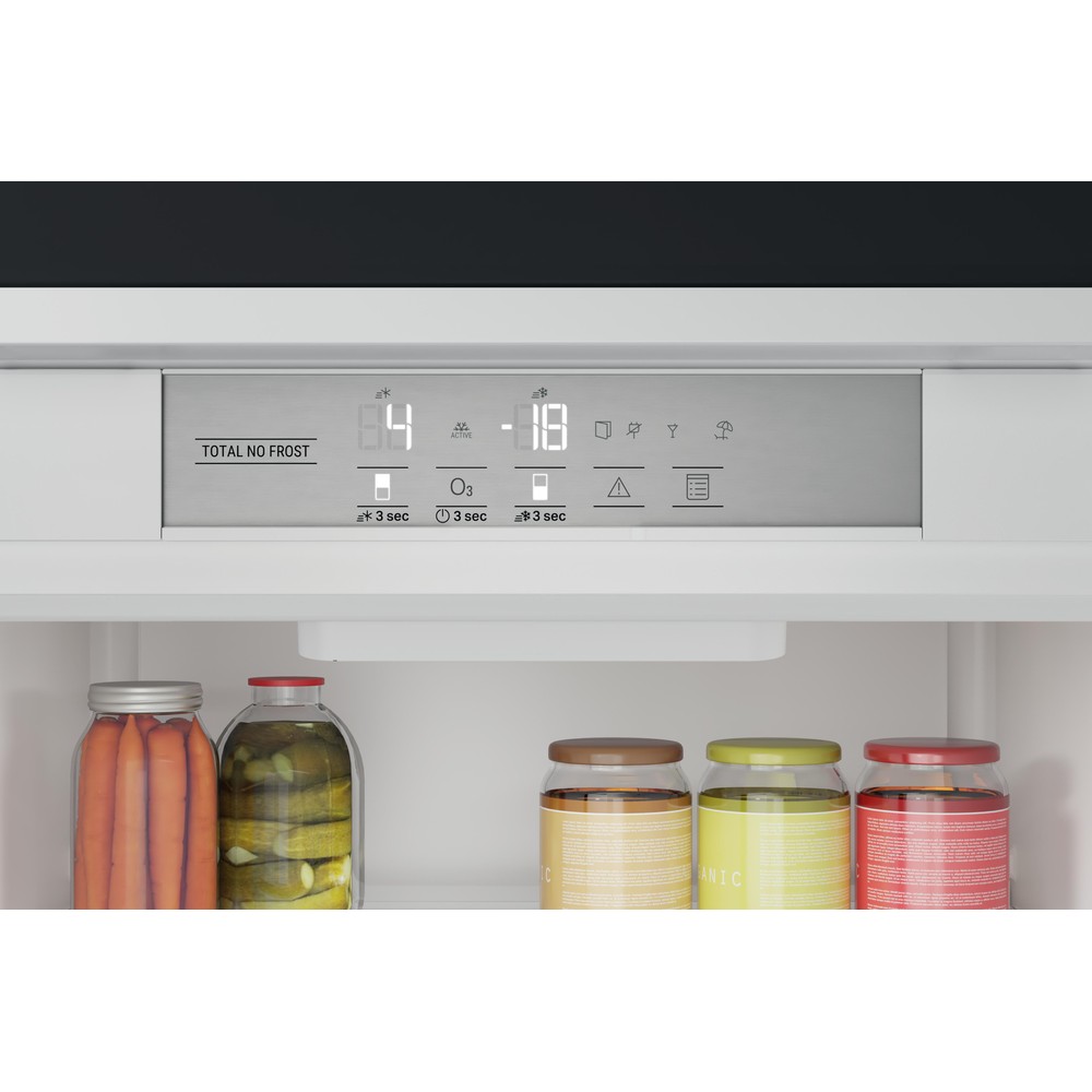 Hotpoint_Ariston Combiné Encastrable HAC18 T532 Blanc 2 portes Lifestyle control panel