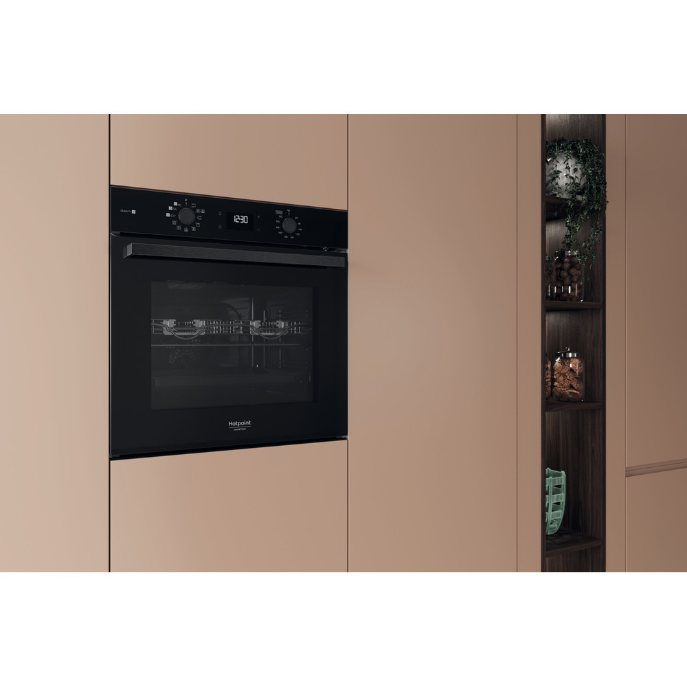 Hotpoint_Ariston Fornos Encastre HAO3 K78PSU1Z B Elétrico A++ Lifestyle perspective