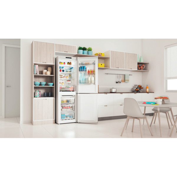 Indesit Kombinacija hladnjaka/zamrzivača Samostojeći INFC8 TI21W Bijela 2 doors Lifestyle perspective open