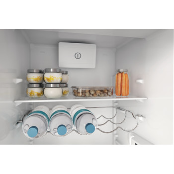 Indesit Koelkast Ingebouwd INSD18A011B1 Staal Lifestyle detail