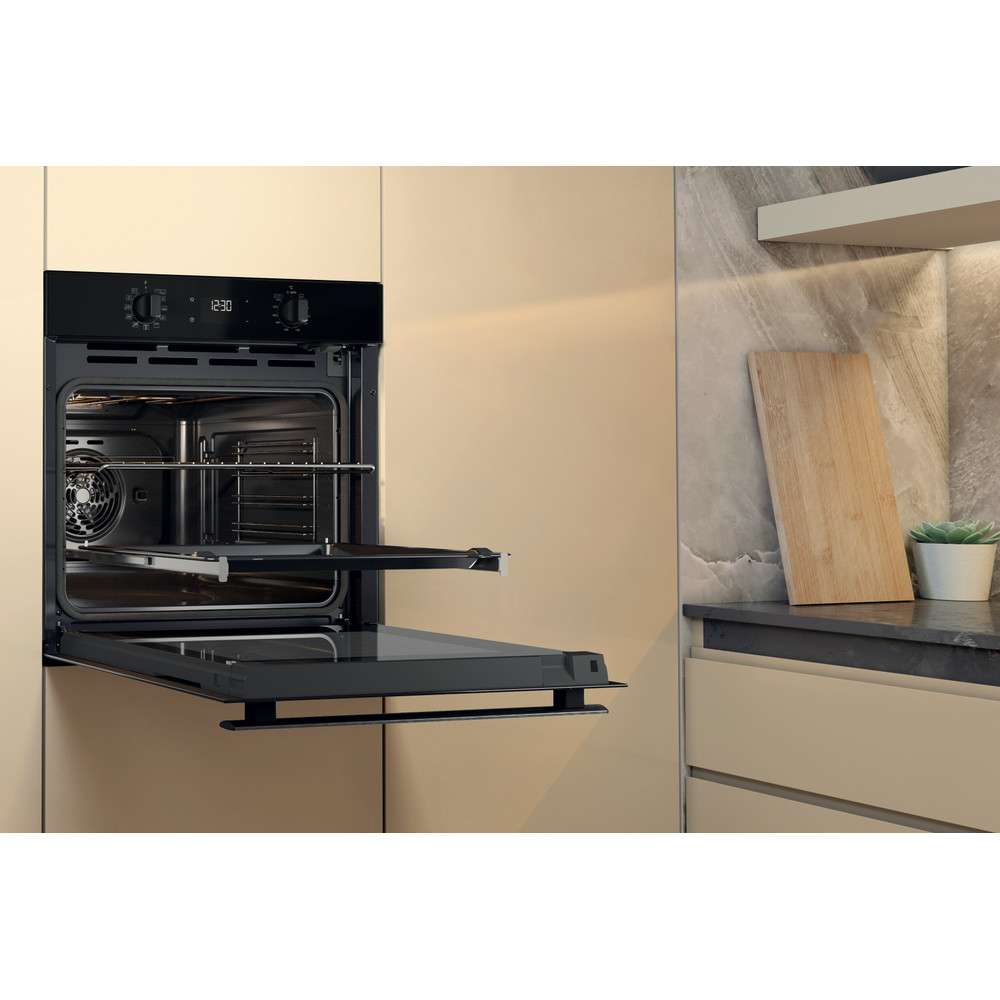 Whirlpool Ugn Inbyggda OMR58RR1B Elektrisk A+ Lifestyle perspective open