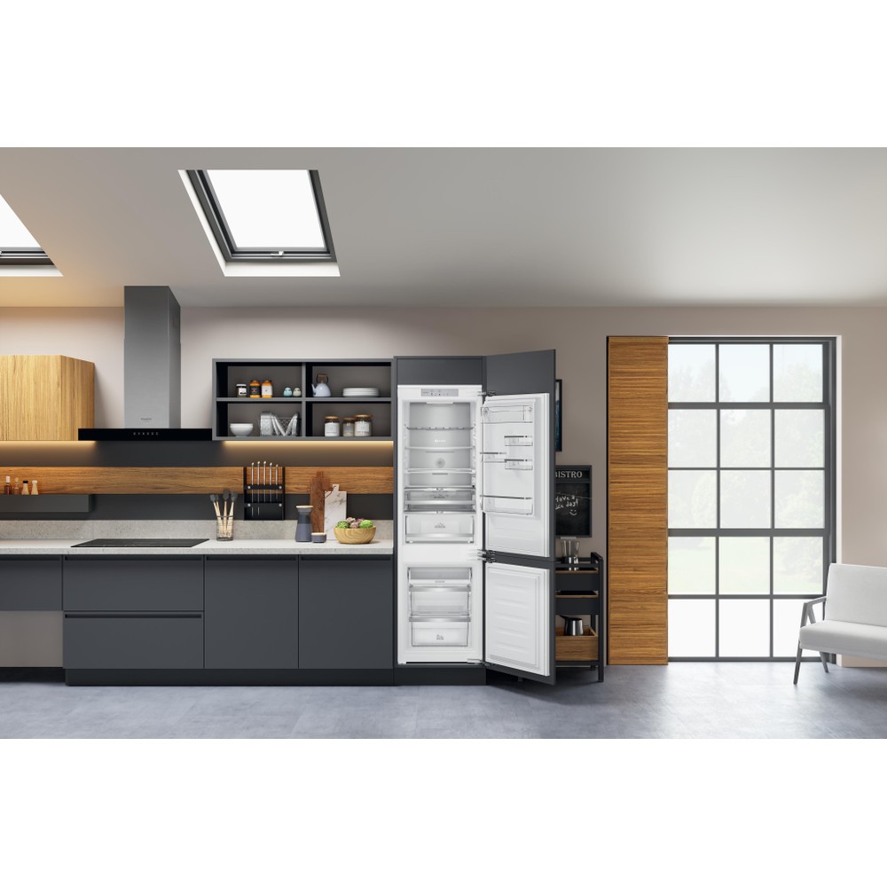 Bauknecht Koel-vriescombinaties Inbouw KGITN 18F3 MA Wit 2 doors Lifestyle frontal open