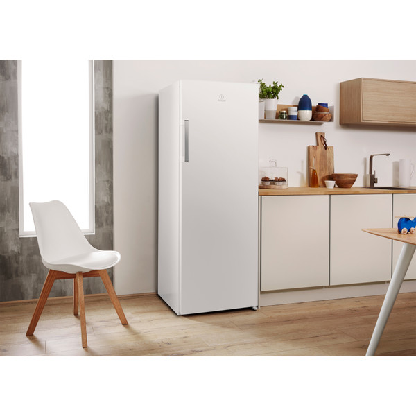 Indesit Hladnjak Samostojeći SI6 1 W Bijela Lifestyle perspective
