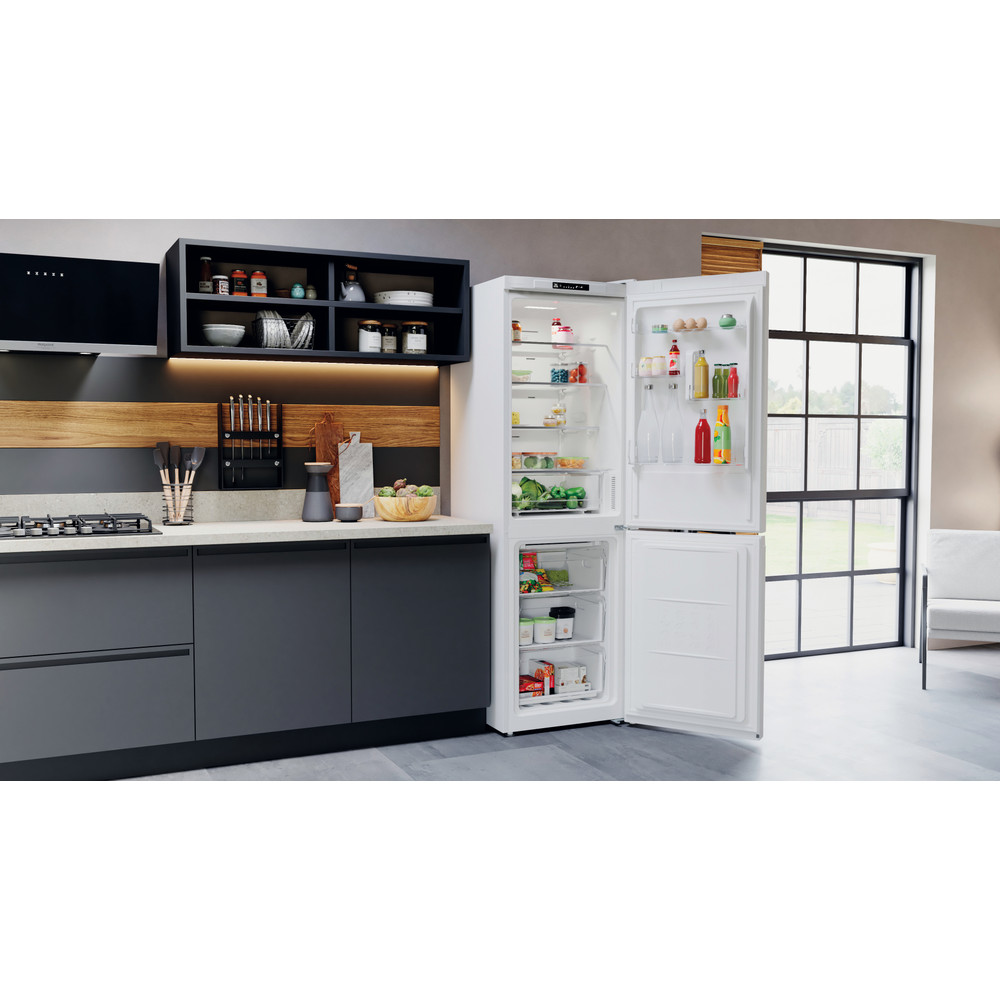 Hotpoint_Ariston Combinados Libre instalación HAFC8 TIA22W Blanco 2 doors Lifestyle perspective open