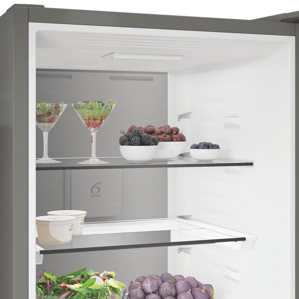Whirlpool Kombinirani hladnjak Samostojeći WHK 26372 X5EA1 ARC 764 Manhattan Gray 2 doors Lifestyle perspective