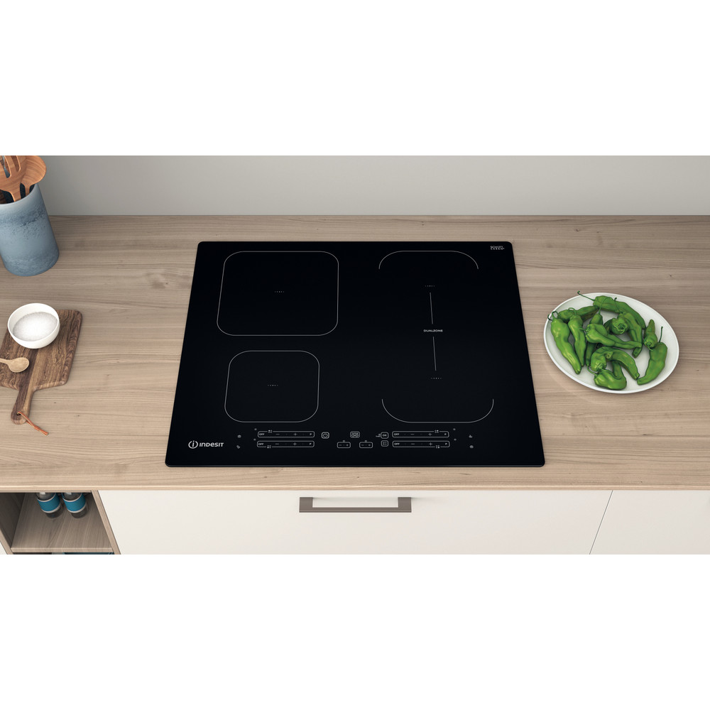 „Indesit“ Paviršius IB 65B60 NE Juoda Induction vitroceramic Lifestyle frontal top down