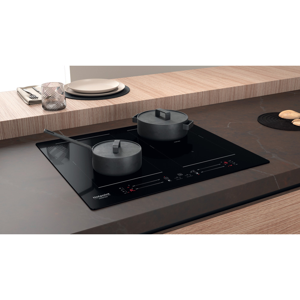Hotpoint_Ariston Table de cuisson HS 5160C NE Noir Induction vitroceramic Lifestyle perspective