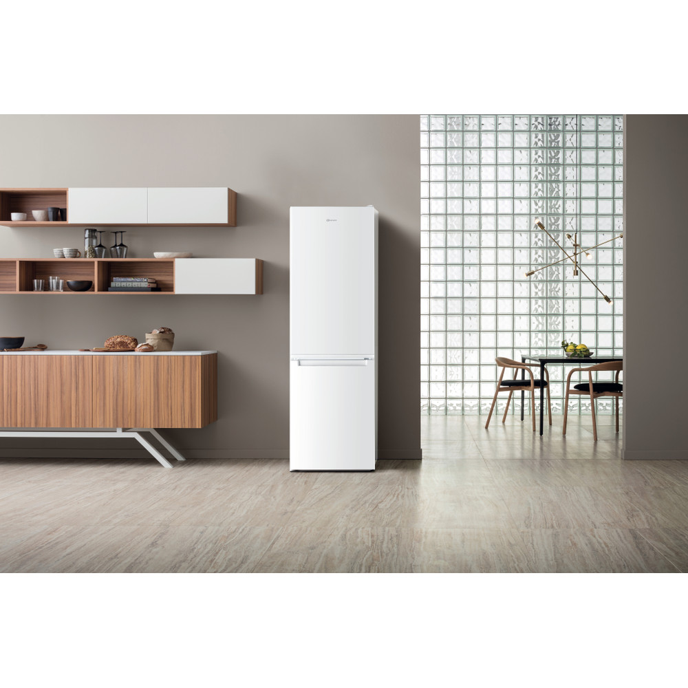 Bauknecht Køleskab/fryser kombination Fritstående KGL 1820 WS 2 Global white 2 doors Lifestyle frontal
