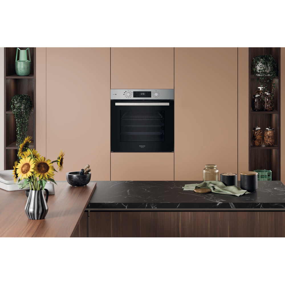 Hotpoint_Ariston Fornos Encastre HAO 258HSU1F X Elétrico A+ Lifestyle frontal