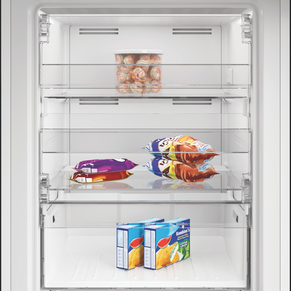 Hotpoint Фризер Свободностоящ HPMFF 1293 W4E White - ARC P1 Lifestyle detail
