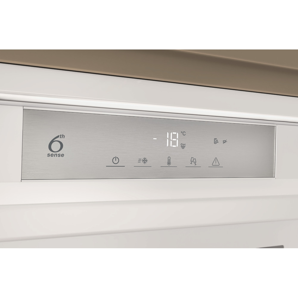Whirlpool Congelador Encastre WHSD18F083C1 P Branco Control panel