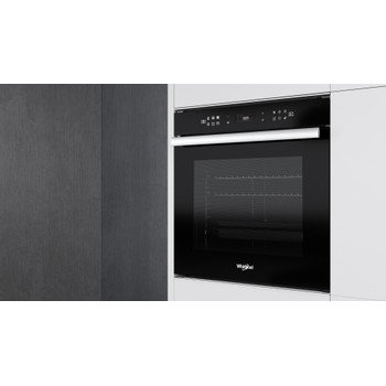 Whirlpool Cuptor Încorporabil W6 OM4 4S1 H BL Electric A+ Lifestyle perspective