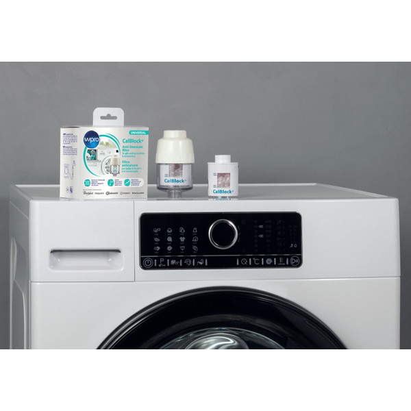 Indesit WASHING CAL110 Lifestyle detail