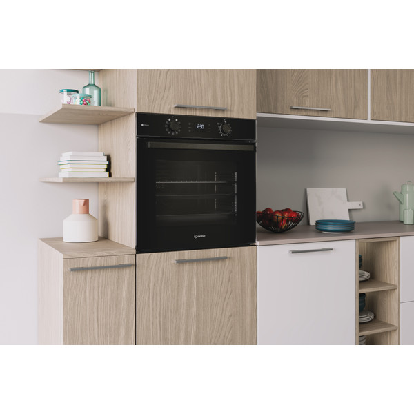 Indesit Φούρνος Εντοιχιζόμενο IO K58HS B Ηλεκτρική A+ Lifestyle perspective