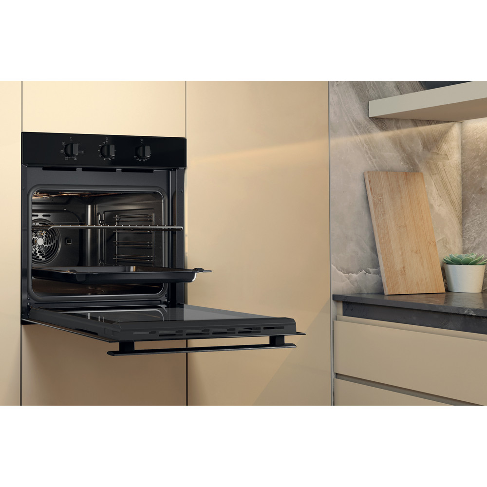 Whirlpool Oven Ingebouwd OMR35HR0B Elektrisch A Lifestyle perspective open