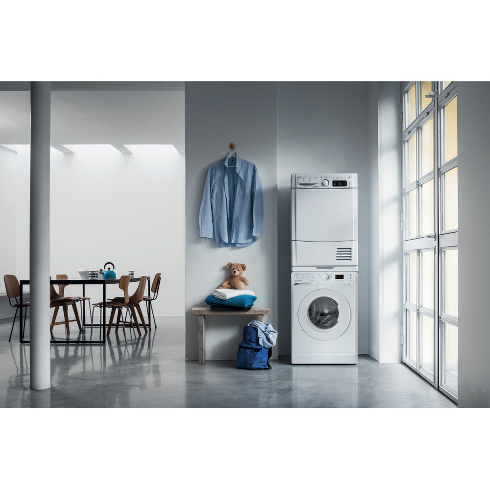 Indesit Пральна машина Соло OMTWSA 61052 W UA Білий Front loader A++ Lifestyle people