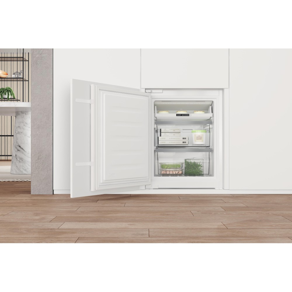 Whirlpool Koel-vriescombinatie Inbouw WHC18 T574 P Wit 2 deuren Lifestyle detail