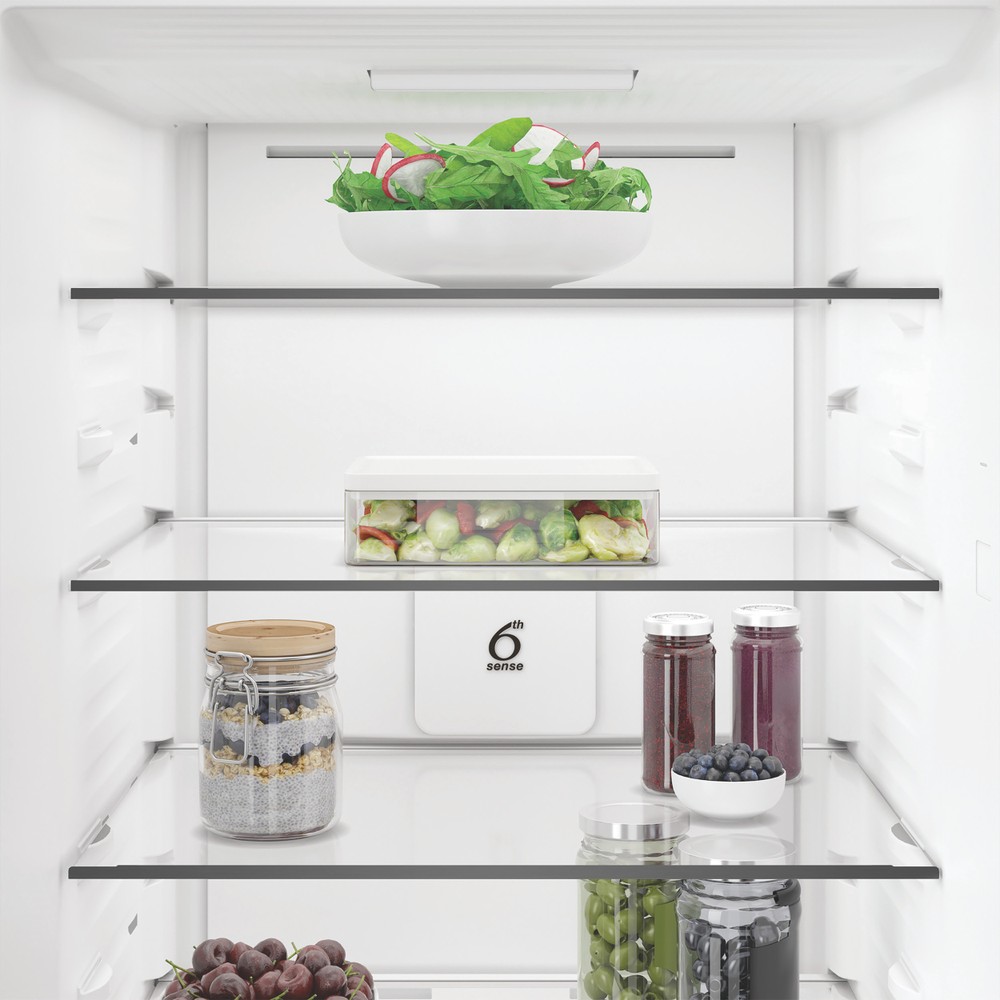 Whirlpool Combinación de frigorífico / congelador Libre instalación WHK 26413 X6EE ARC 764 Manhattan Gray 2 doors Lifestyle frontal open