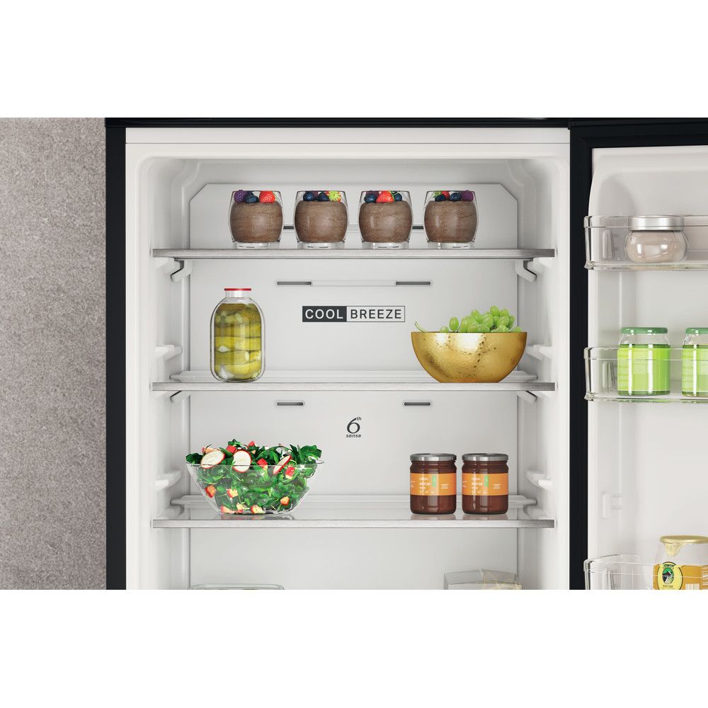 Whirlpool Hűtő/fagyasztó kombináció Szabadonálló W7X 93A K 1 Fekete 2 doors Lifestyle detail