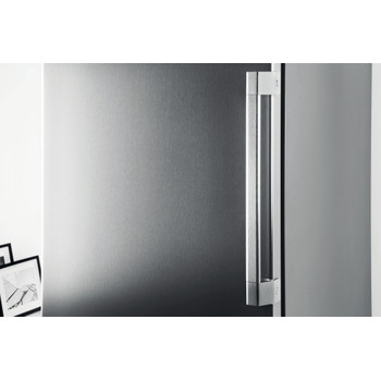 Whirlpool Congelador Livre Instalação UW8 F2D XBI N 2 Optic Inox Lifestyle detail