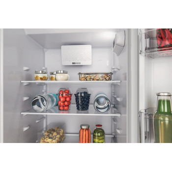 Whirlpool Koelkast Ingebouwd WHSD184011B1 Staal Lifestyle detail