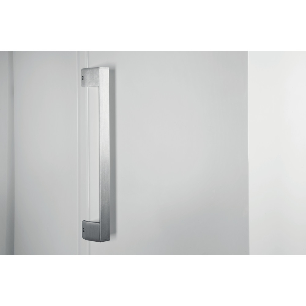 Whirlpool Kjøleskap Frittstående SW8 AM2D WHR 2 Global white Lifestyle detail