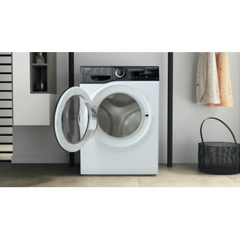 Whirlpool Maşină de spălat rufe Independent WRSB 7259 BB EU Alb Încărcare frontală B Lifestyle frontal open