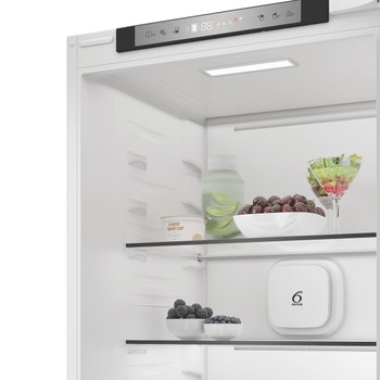 Whirlpool Koel-vriescombinatie Inbouw WHK2 5322 B4E Zinc Metal 2 deuren Lifestyle perspective