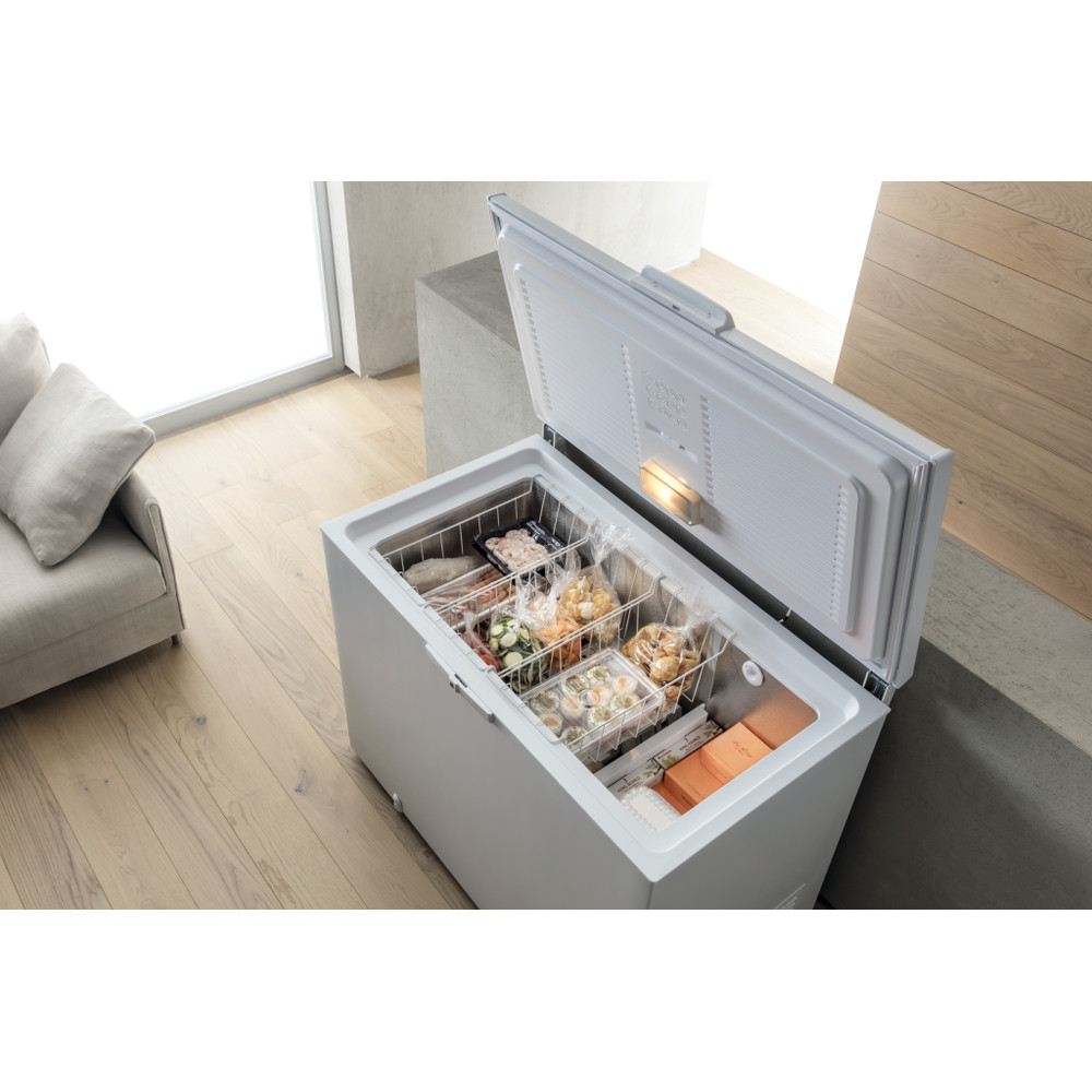 Whirlpool Congelador Livre Instalação WHE2535 FO 2 Branco Lifestyle perspective open